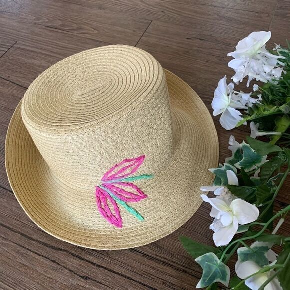 Women's Sun Straw Hat With Embroidered Flower . - Picture 1 of 11